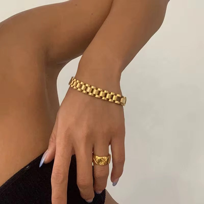 Luxury Gold Link Bracelet